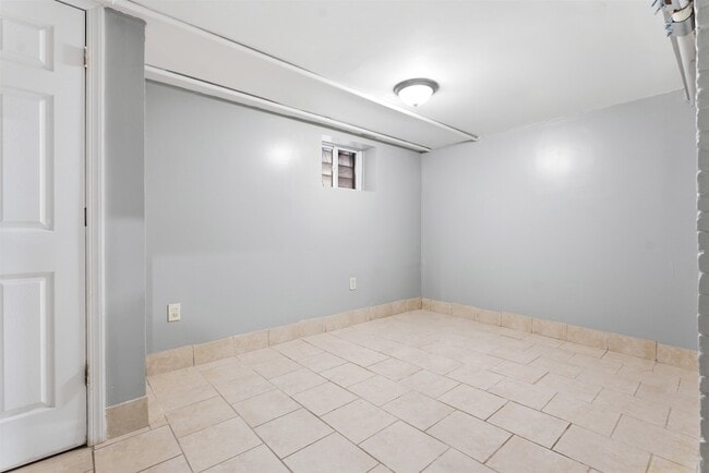 Building Photo - 199 Ege Ave
