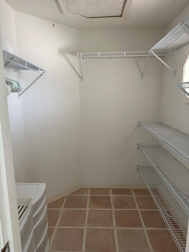 Building Photo - 600 Fox Trail SW