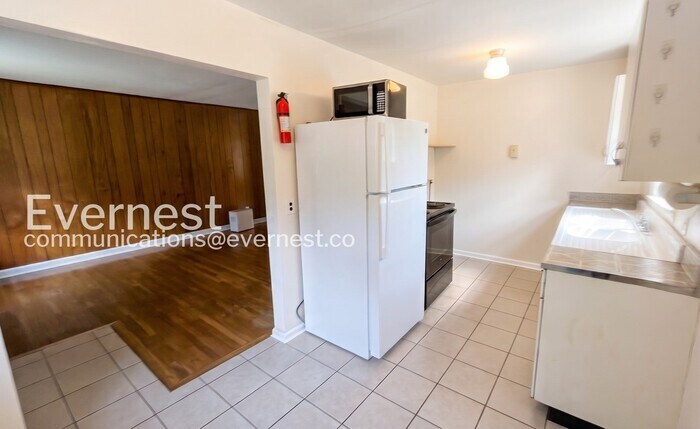 Building Photo - 3203 Alta Vista Dr