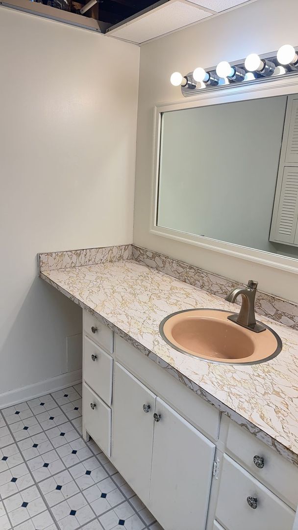 Building Photo - 3 BR 2 BA House