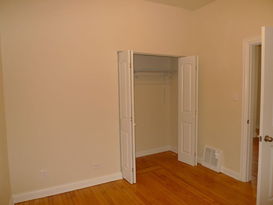 Building Photo - 1645 W Waveland Ave