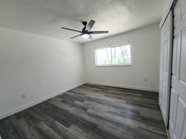 Building Photo - 3107 37th Ave W