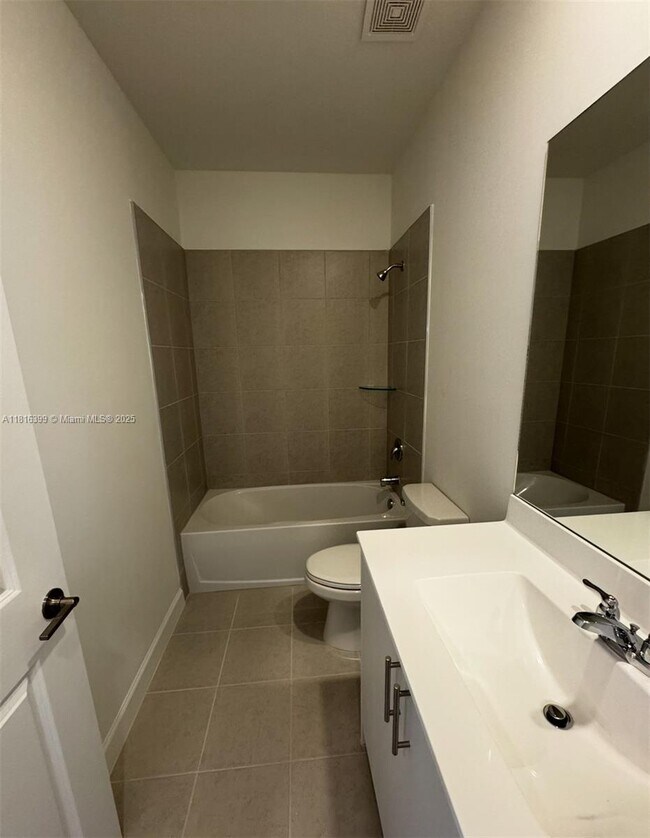 Building Photo - 140 SW 184th Way