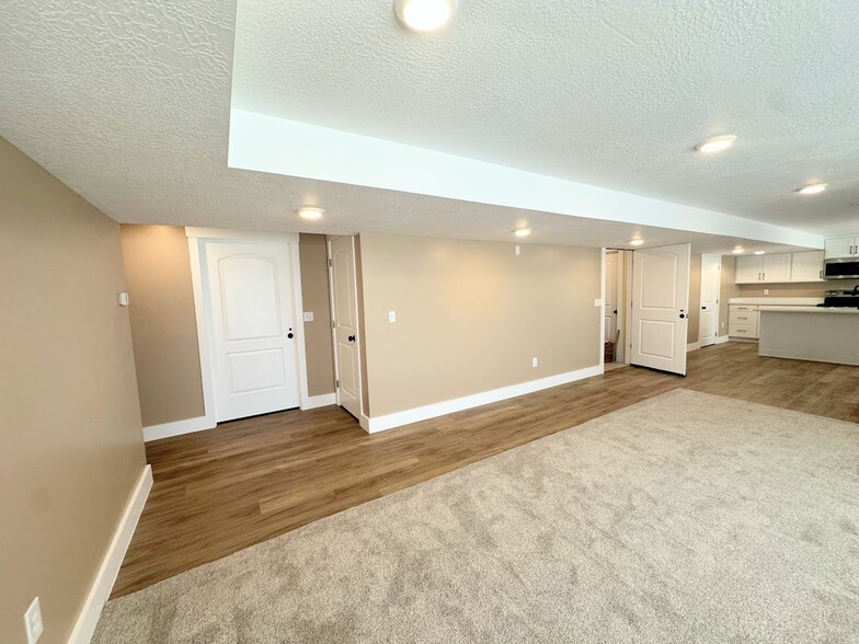Building Photo - 1624 S 210 W