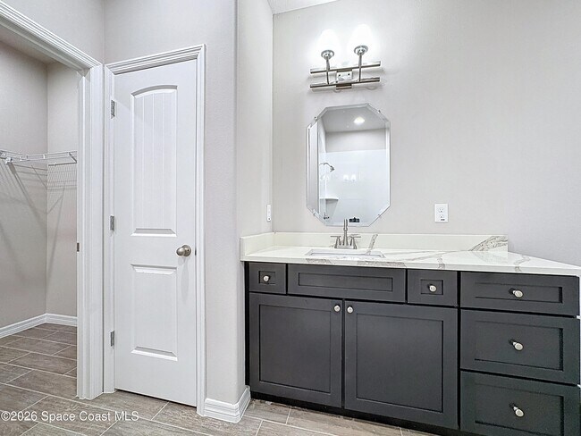 Building Photo - 520 L M Davey Ln