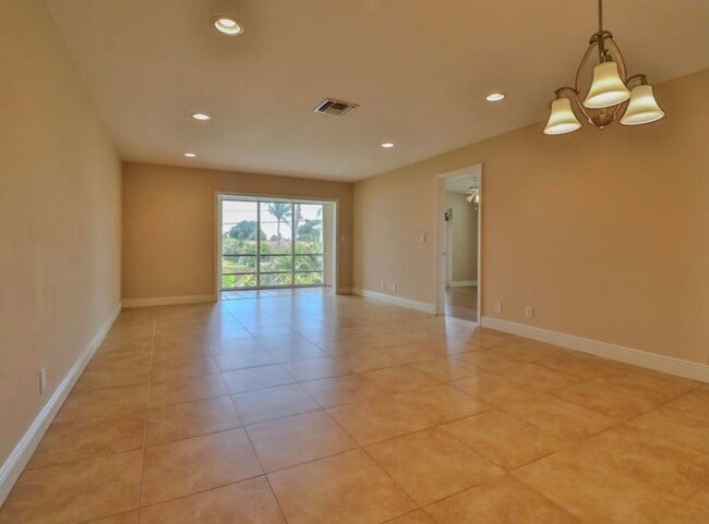 Building Photo - 118 Yacht Club Dr