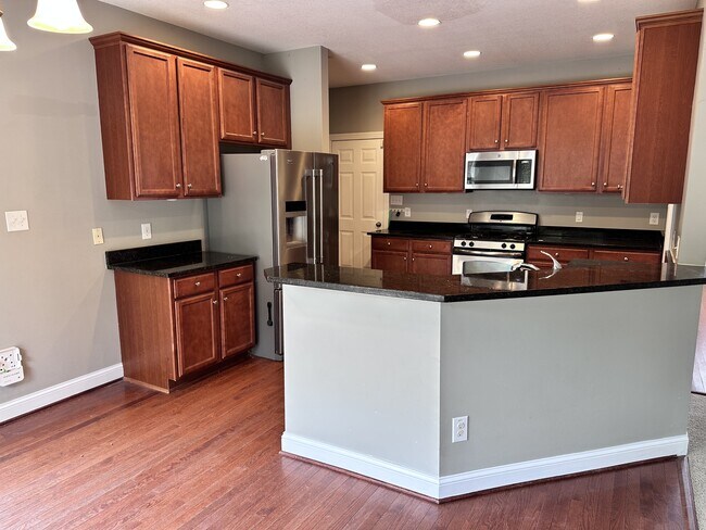 Building Photo - 114 Hills Lorough Loop