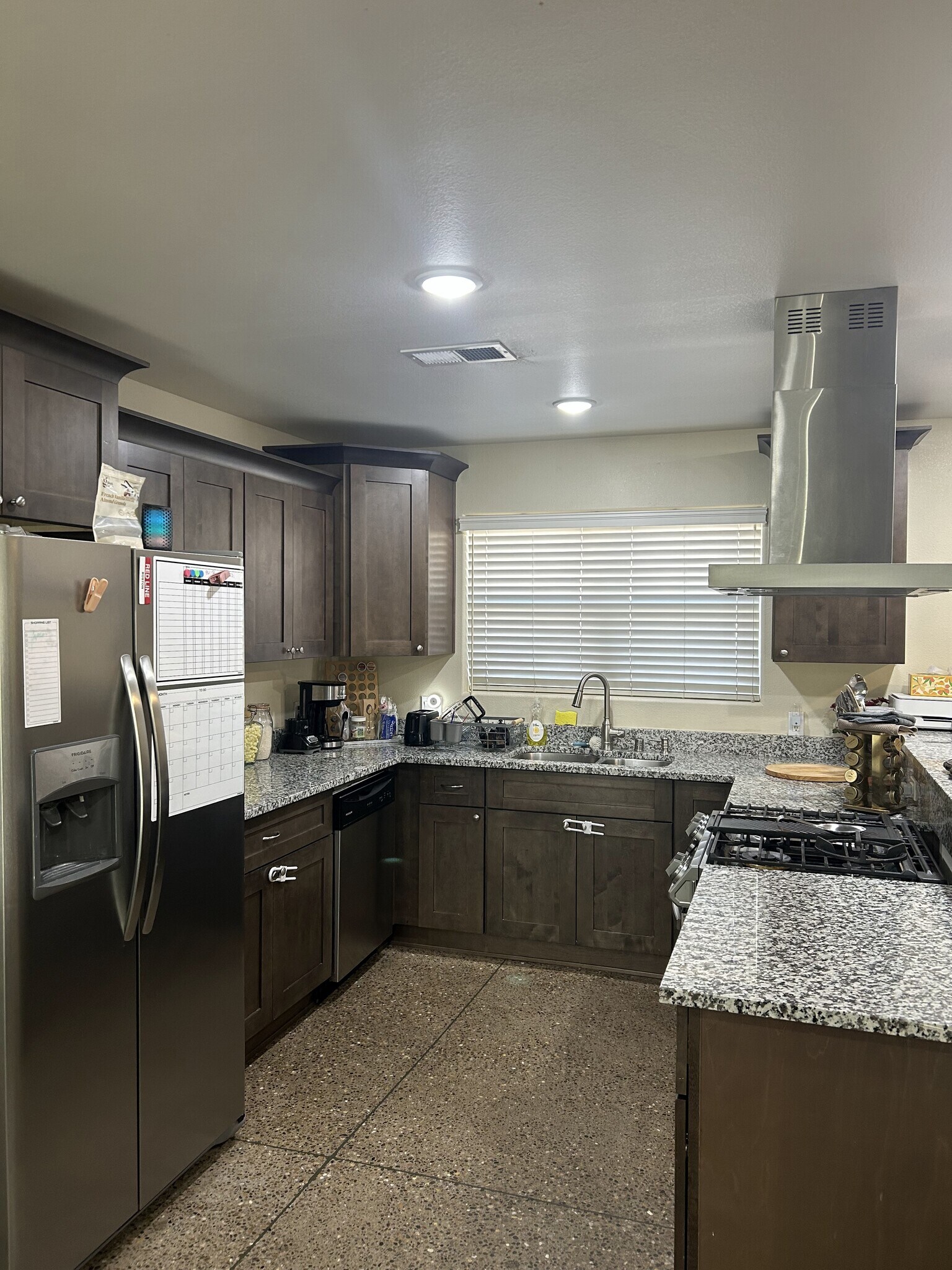 Building Photo - 221 Veranda Rd NW