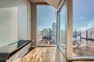 Building Photo - 360 Nueces St