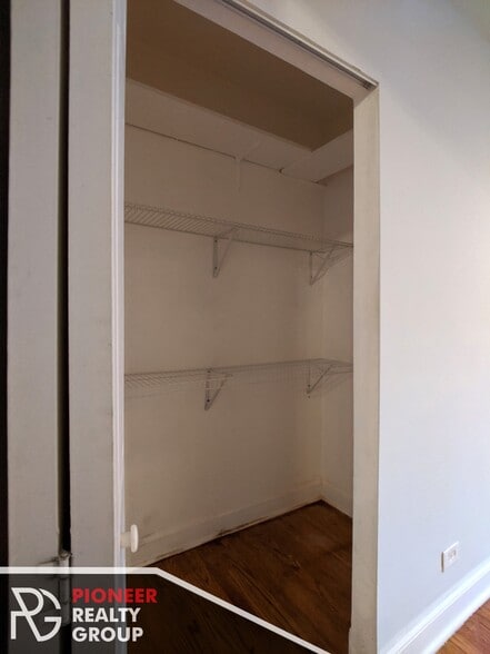 Building Photo - 5029 N Harding Ave