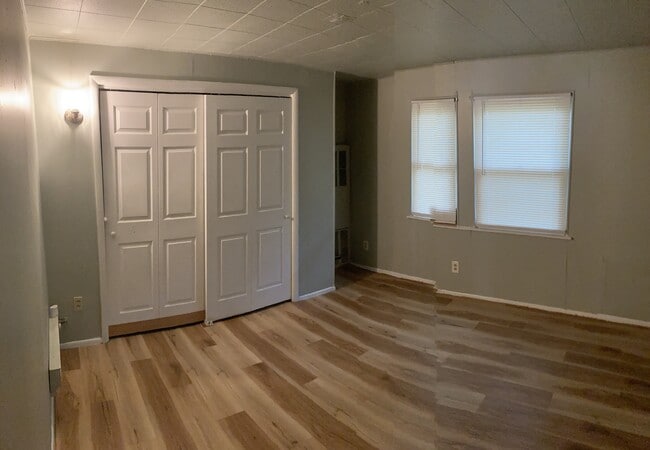 Building Photo - 5520 Floy Ave