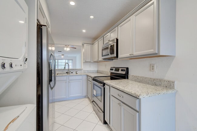 Building Photo - 5710 Princess Palm Ct