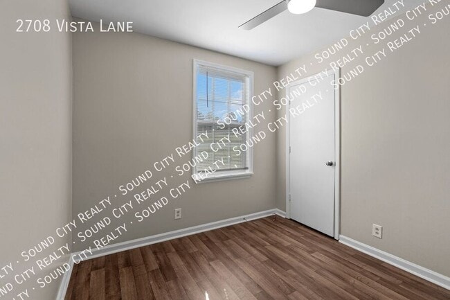 Building Photo - 2708 Vista Ln