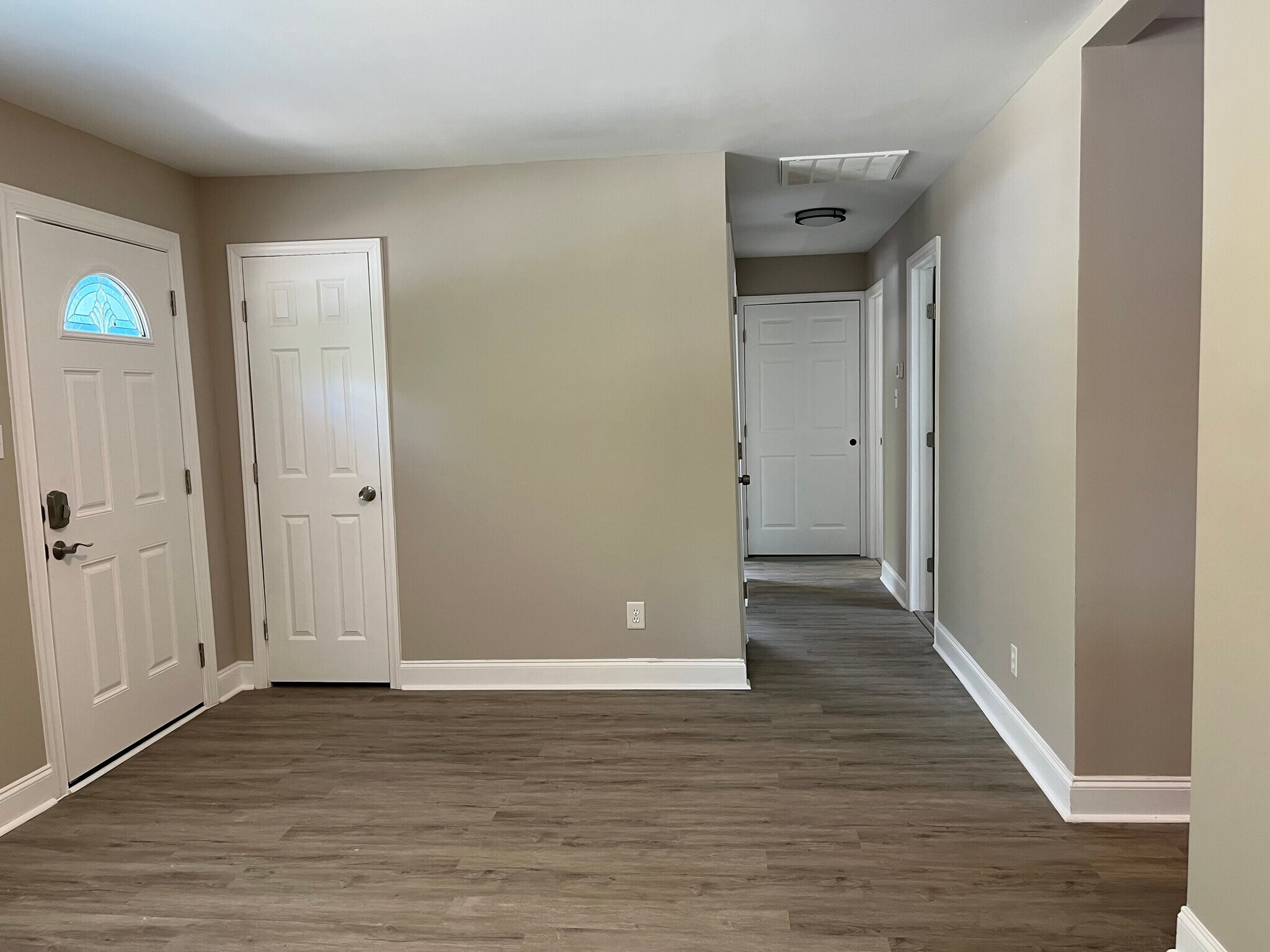 Building Photo - 229 Glenrock Dr