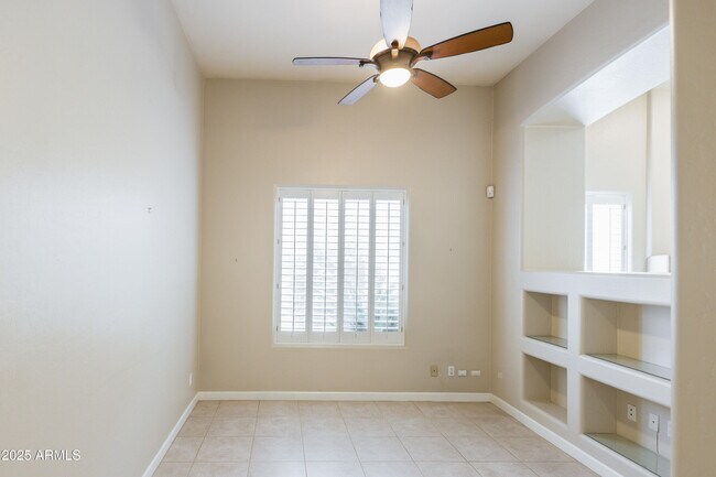 Building Photo - 7369 E Del Acero Dr