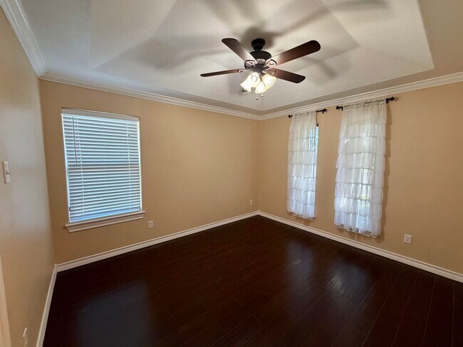 Building Photo - 420 Sabal Loop