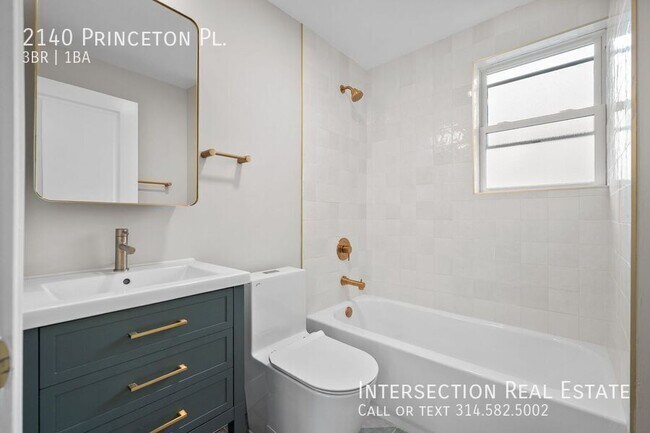 Building Photo - 2140 Princeton Pl