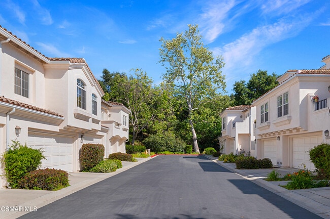 Building Photo - 1048 Mountain Oak Pl