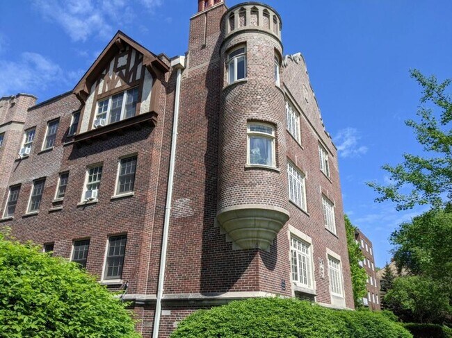 Building Photo - 1 bedroom in Chicago IL 60201
