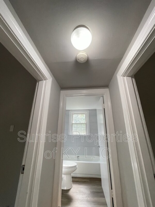 Building Photo - 4814 Westside Dr