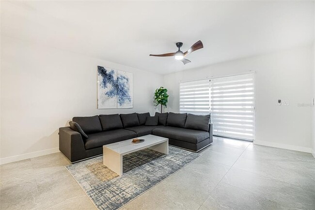 Building Photo - 16320 Kelly Cove Dr