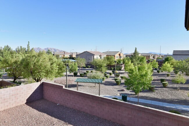 Building Photo - BEAUTIFUL 4BED/3BATH Home w/ 2 Car Garage ...