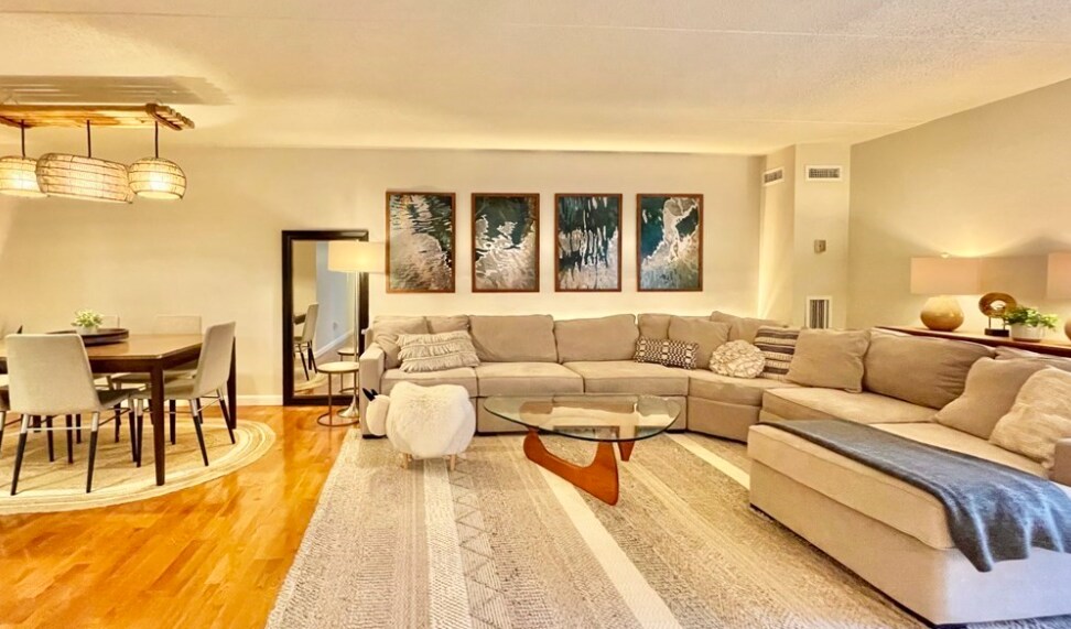 Building Photo - 50-56 Broadlawn Park