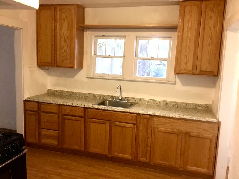 Building Photo - 2110 A Street