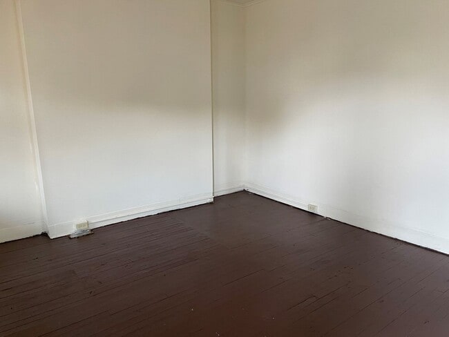 Building Photo - Alexander  37-39 Boone