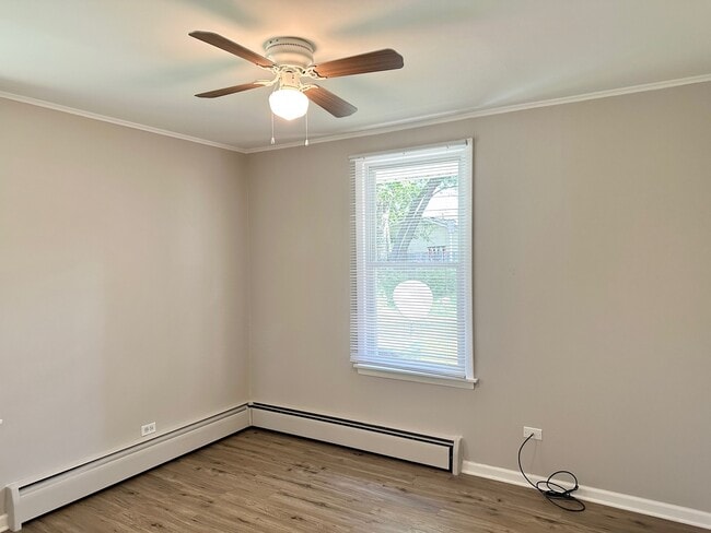Building Photo - 35339 N Hickory Ln