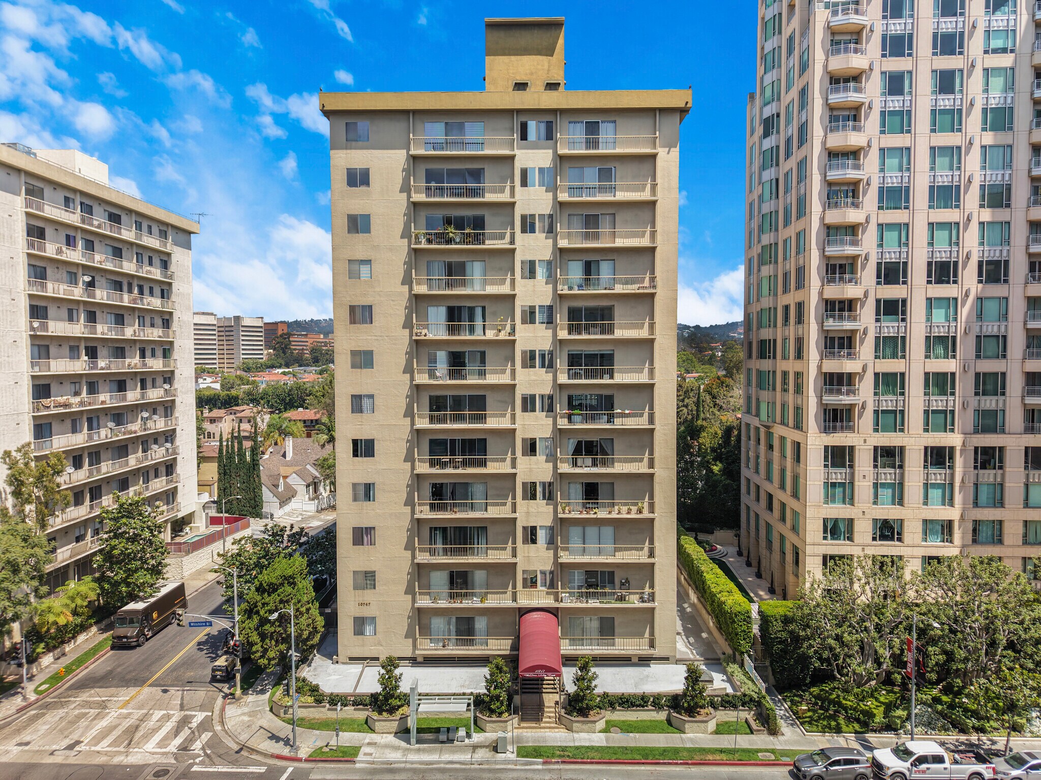 Building Photo - 10747 Wilshire Blvd