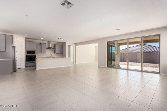 Building Photo - 17651 W Palo Verde Dr