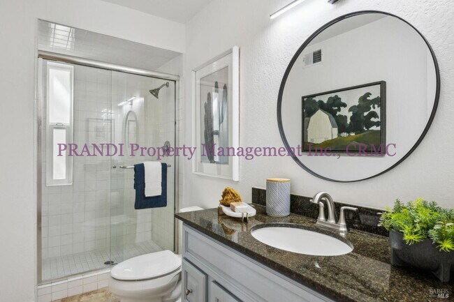 Building Photo - Resort Style Living in Prime Tiburon Location!