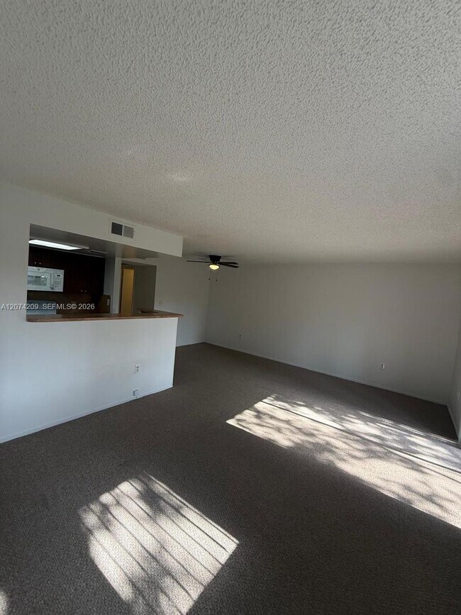 Building Photo - 3228 Coral Lake Dr