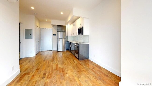 Building Photo - 138-28 Queens Blvd