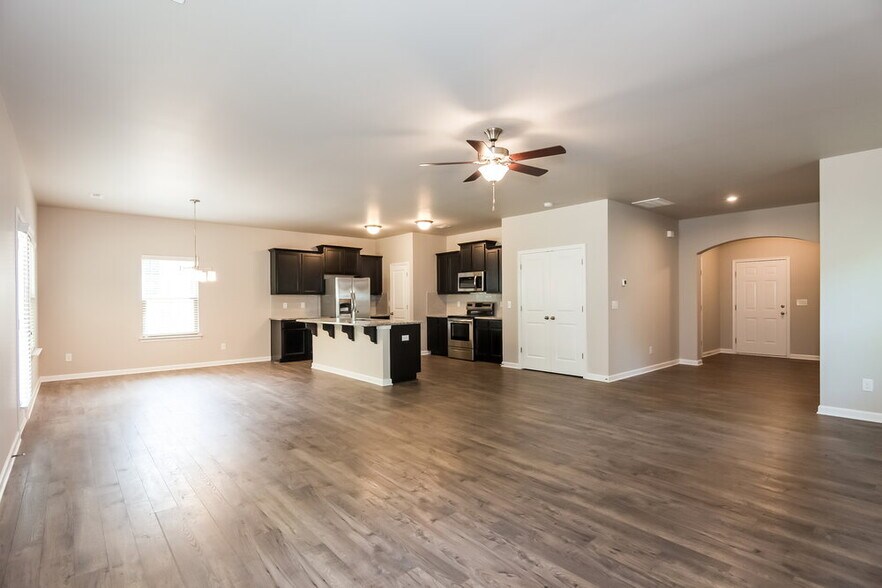 Building Photo - 10042 Brawley Ln