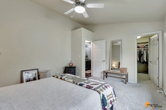 Building Photo - Stunning 3 Bedroom Home in East Anchorage with Garage