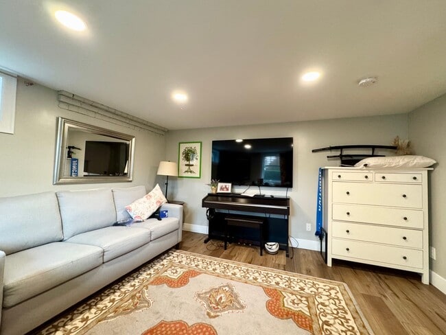 Building Photo - Admiral District~West Seattle Home