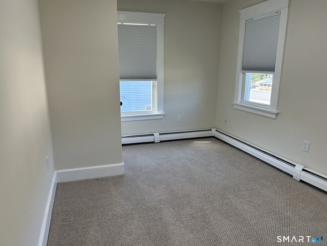 Building Photo - 2561 Whitney Ave