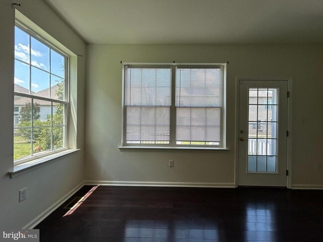 Building Photo - 106 Sirius Dr