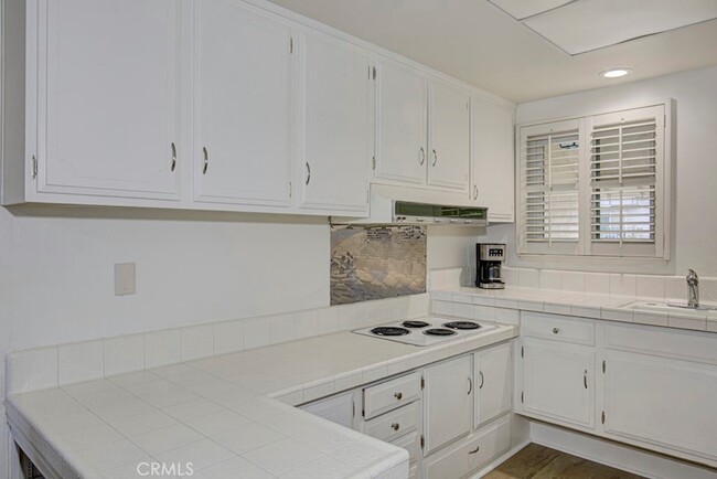 Building Photo - 2296 Via Puerta