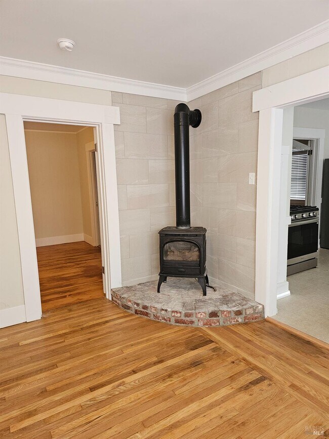 Building Photo - 412 Lincoln St