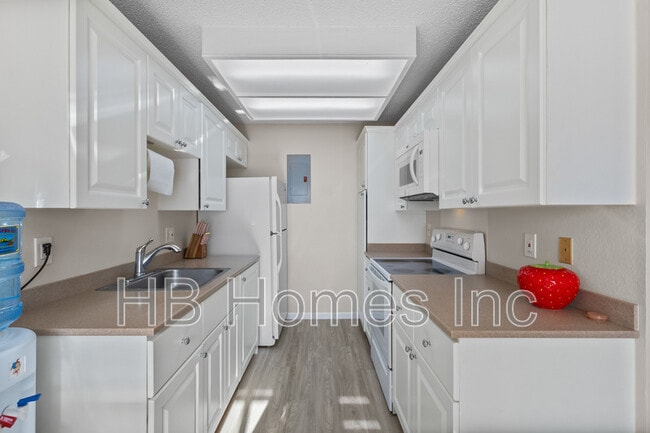 Building Photo - 94-1348 Kulewa Loop Unit 7U - 1