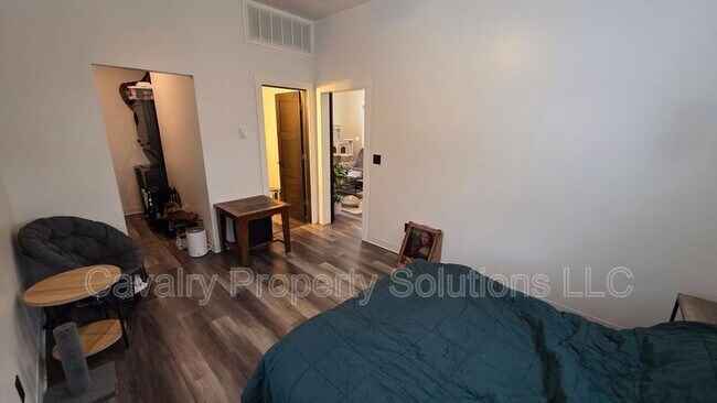 Building Photo - 4213-4213 Trinity Rd