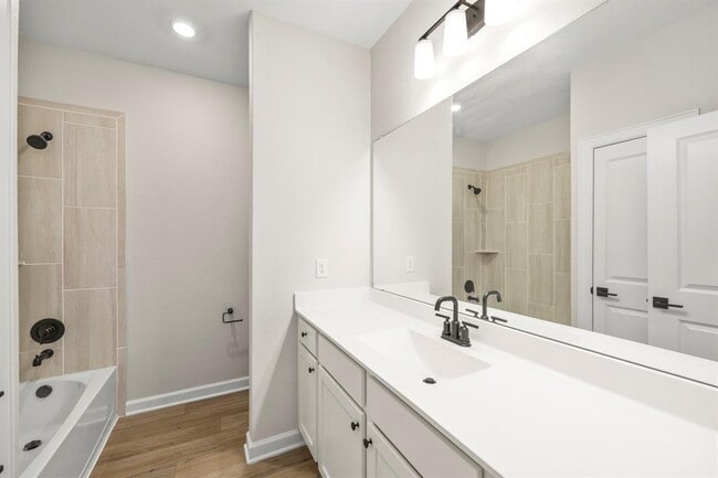 Building Photo - 3008 Sunmoon Ln