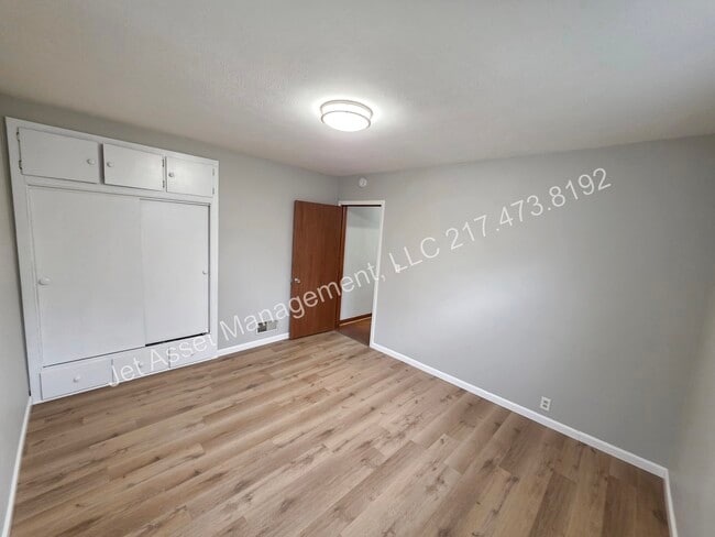 Building Photo - 3 bed house for RENT