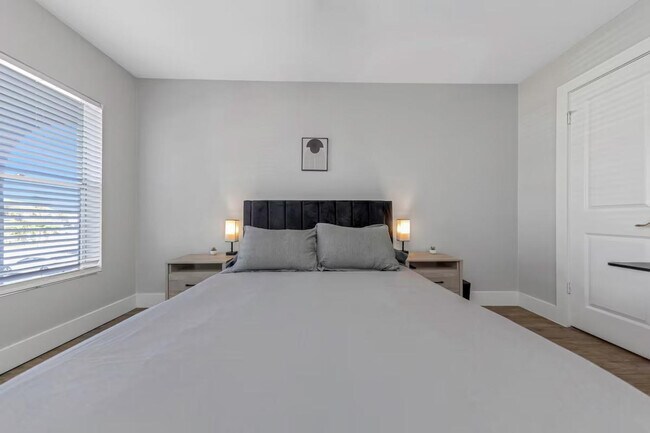 Building Photo - 4355 FL-60