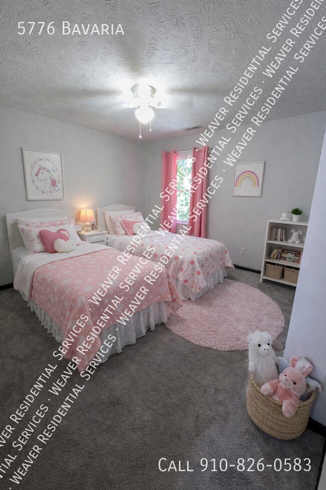 Building Photo - Cute Two Story in Fayetteville!