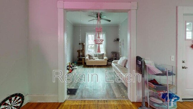 Primary Photo - 227 Hamilton St