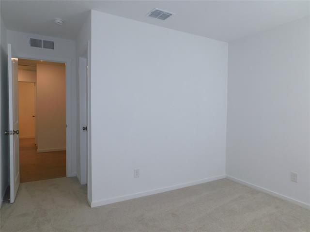 Building Photo - 701 Topline Dr